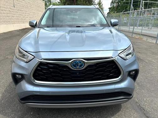 2020 Toyota Highlander Hybrid Platinum