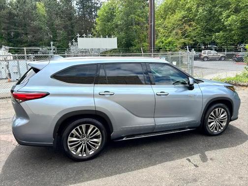 2020 Toyota Highlander Hybrid Platinum