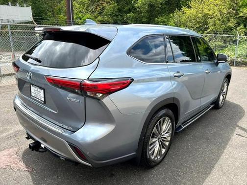 2020 Toyota Highlander Hybrid Platinum
