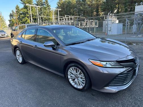 2019 Toyota Camry Hybrid XLE