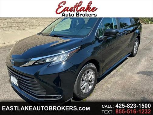 2022 Toyota Sienna LE