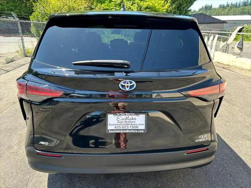 2022 Toyota Sienna LE