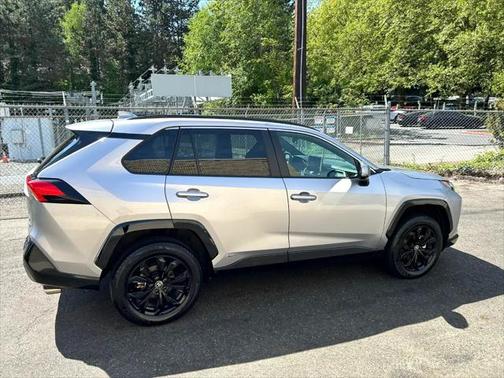2022 Toyota RAV4 Hybrid SE