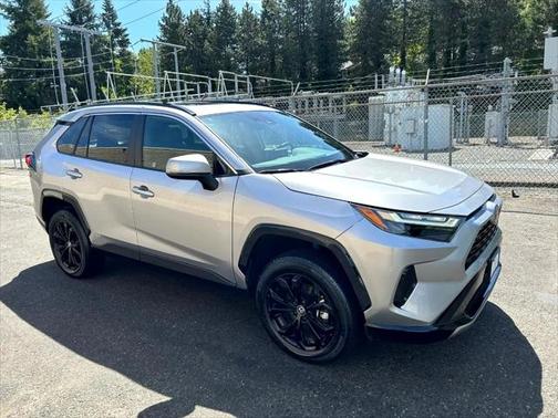 2022 Toyota RAV4 Hybrid SE