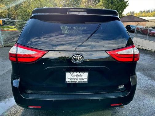 2016 Toyota Sienna XLE