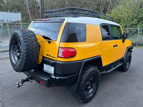 2010 Toyota FJ Cruiser Base