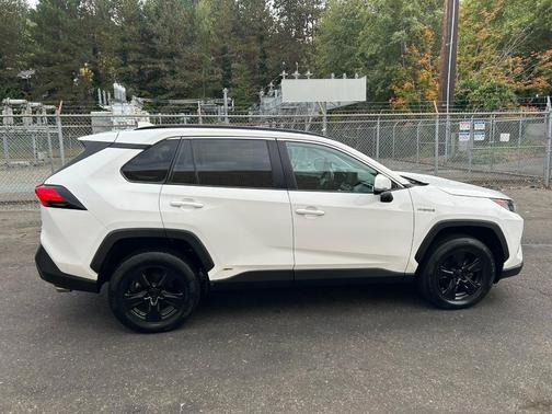 2019 Toyota RAV4 Hybrid LE