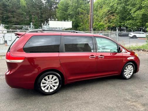 2013 Toyota Sienna XLE
