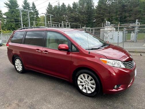 2013 Toyota Sienna XLE