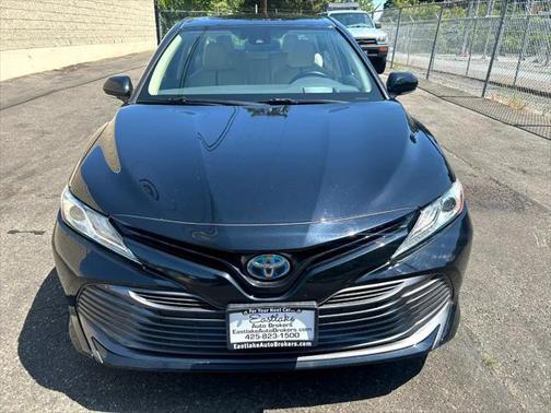 2019 Toyota Camry Hybrid XLE