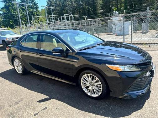 2019 Toyota Camry Hybrid XLE