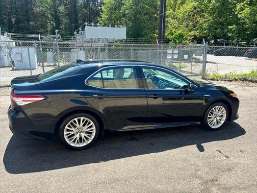 2019 Toyota Camry Hybrid XLE