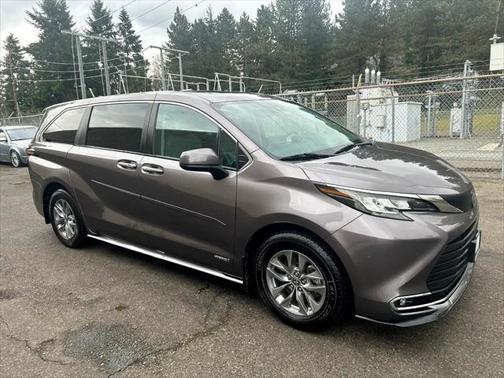2021 Toyota Sienna XLE 7 Passenger