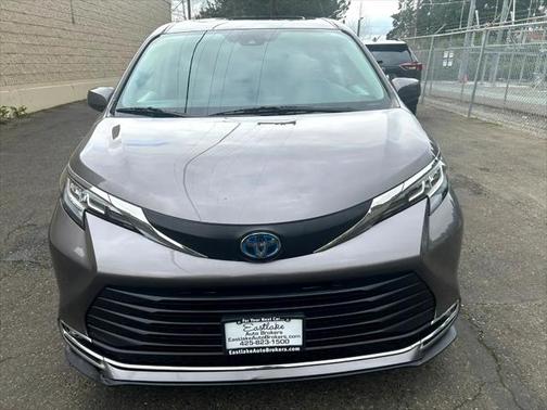 2021 Toyota Sienna XLE 7 Passenger