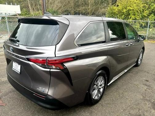2021 Toyota Sienna XLE 7 Passenger