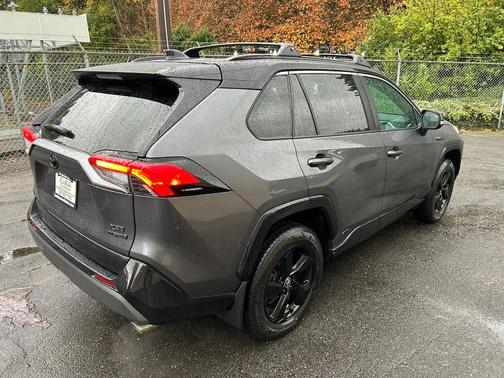 2021 Toyota RAV4 Hybrid SE
