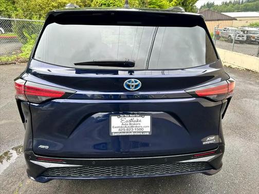 2021 Toyota Sienna XSE 7 Passenger