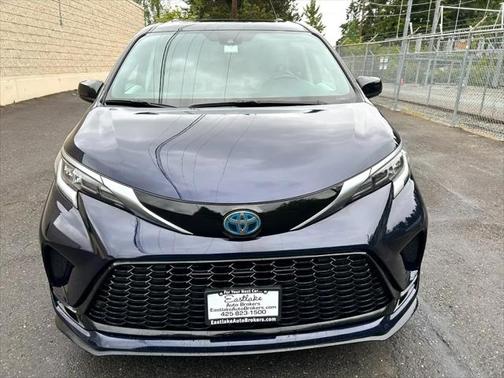2021 Toyota Sienna XSE 7 Passenger