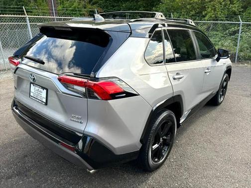 2019 Toyota RAV4 Hybrid SE