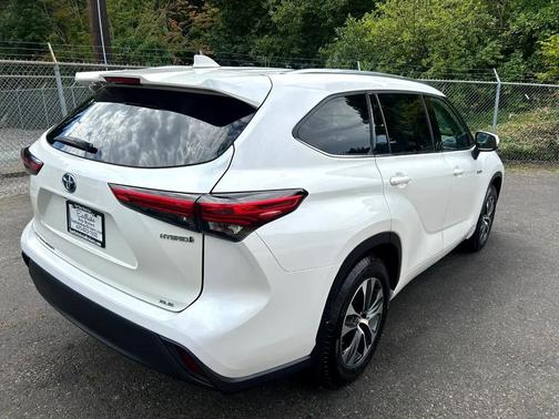 2021 Toyota Highlander Hybrid XLE