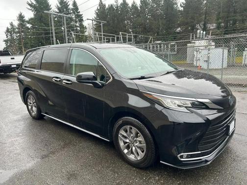 2023 Toyota Sienna XLE