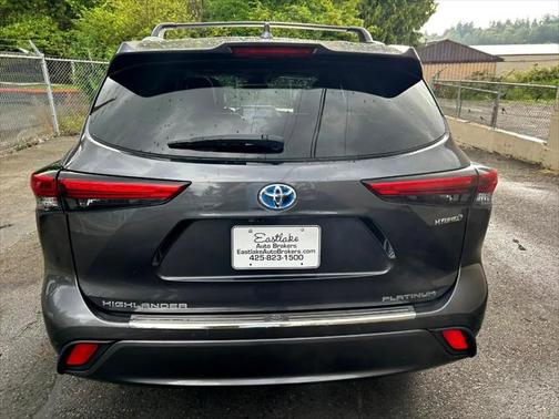 2021 Toyota Highlander Hybrid Platinum