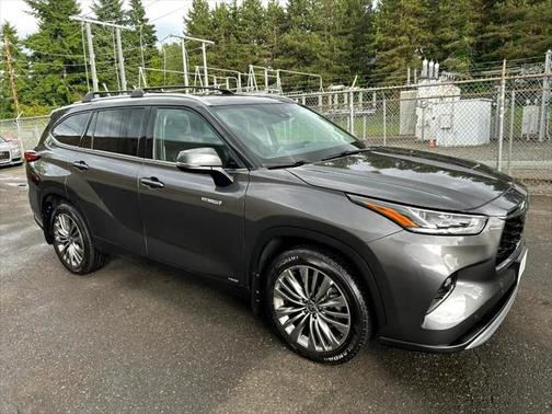 2021 Toyota Highlander Hybrid Platinum