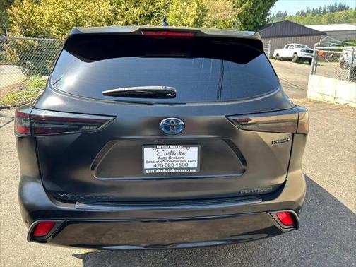 2021 Toyota Highlander Hybrid Platinum