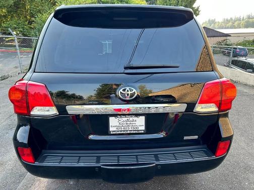 2013 Toyota Land Cruiser Base
