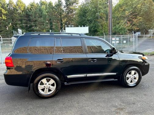 2013 Toyota Land Cruiser Base