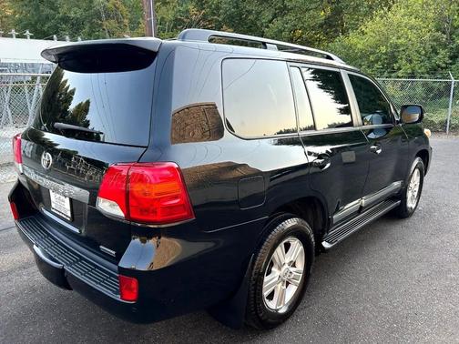 2013 Toyota Land Cruiser Base