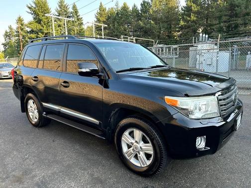 2013 Toyota Land Cruiser Base