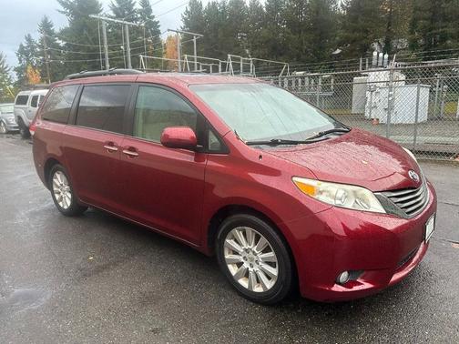 2013 Toyota Sienna XLE