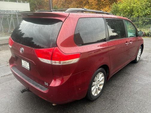 2013 Toyota Sienna XLE