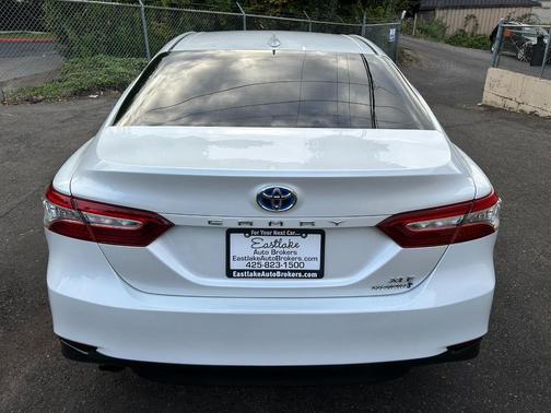2020 Toyota Camry Hybrid XLE