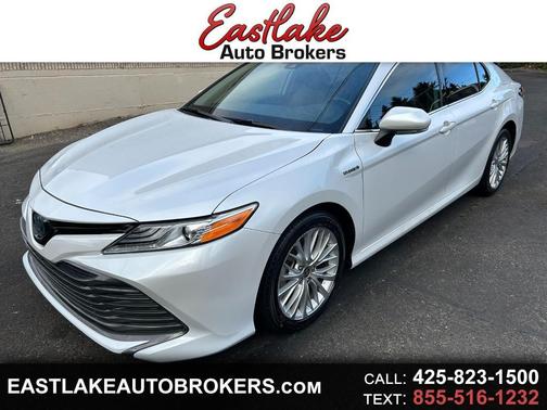 2020 Toyota Camry Hybrid XLE
