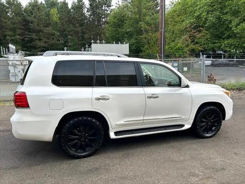 2009 Lexus LX 570 Base
