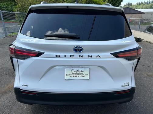 Wind Chill Pearl 2022 Toyota Sienna XLE