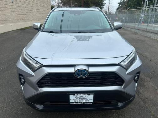 2022 Toyota RAV4 Hybrid XLE Premium