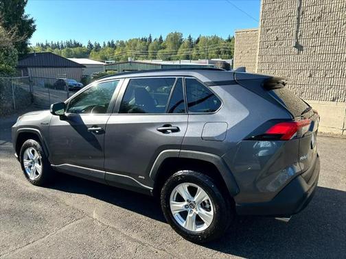 2021 Toyota RAV4 Hybrid LE