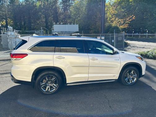 2017 Toyota Highlander Hybrid Platinum