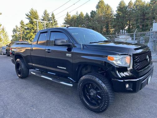 2017 Toyota Tundra SR5