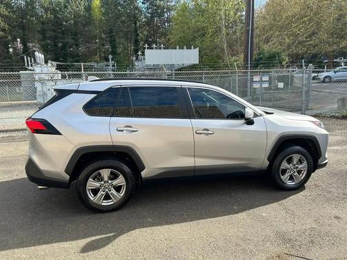 Silver Sky Metallic 2022 Toyota RAV4 Hybrid LE
