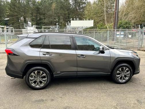 2022 Toyota RAV4 Hybrid XLE Premium