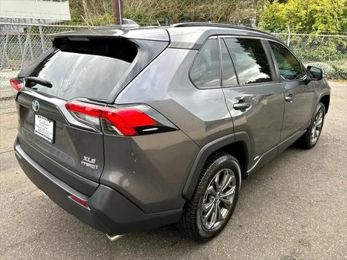 2022 Toyota RAV4 Hybrid XLE Premium