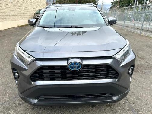 2022 Toyota RAV4 Hybrid XLE Premium