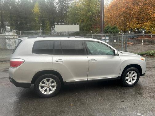 2012 Toyota Highlander SE