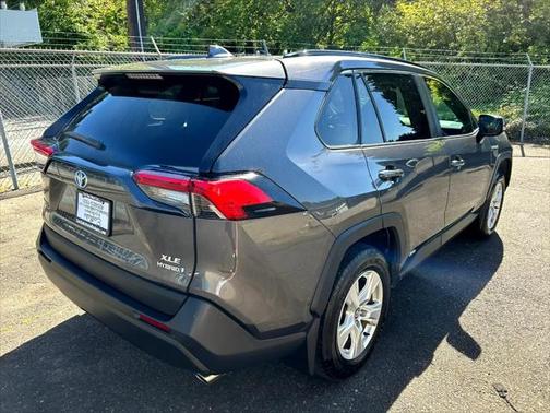 2020 Toyota RAV4 Hybrid XLE
