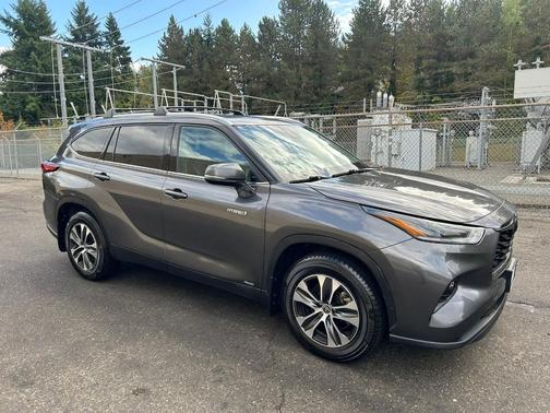 2021 Toyota Highlander Hybrid XLE