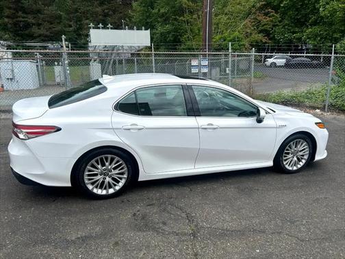 2019 Toyota Camry Hybrid XLE